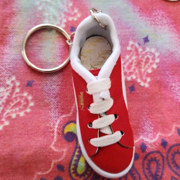 Puma/Guess Keychain Bundle - Picture 4 of 7